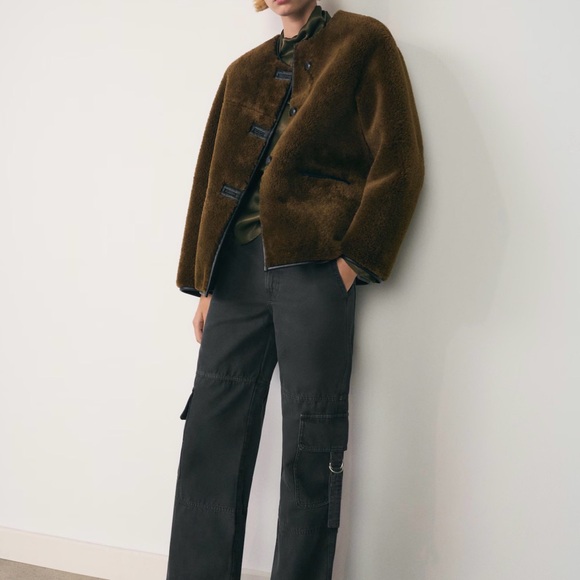 Mango - Picture 3 of 7